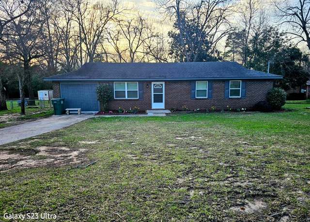 Property at 3 Cottonhill Rd, Eufaula, AL 36027, 3 beds, 1.5 baths