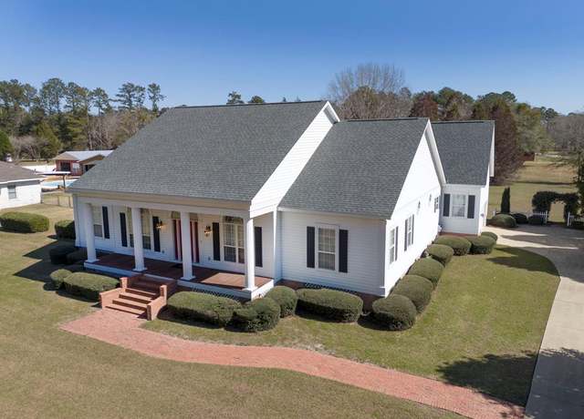 Property at 479 Woodlawn Dr, Eufaula, AL 36027, 3 beds, 2 baths