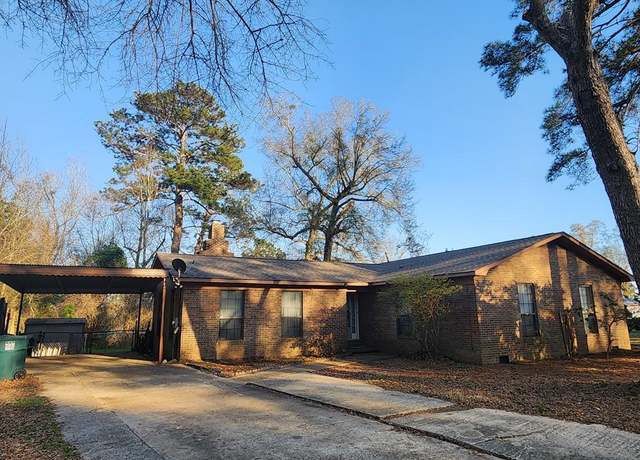 Property at 155 Scenic Dr, Eufaula, AL 36027, 3 beds, 2 baths