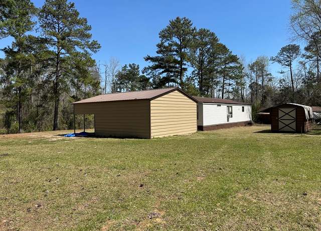 Property at 640 Douglas Dr, Abbeville, AL 36310, 3 beds, 2 baths