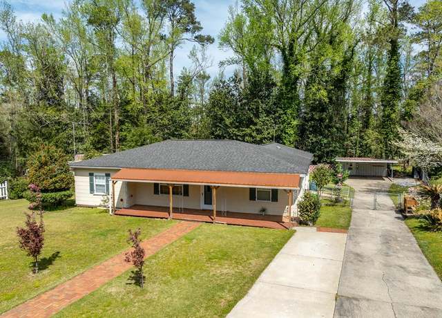 Property at 104 Bulloch, Eufaula, AL 36027, 3 beds, 2 baths