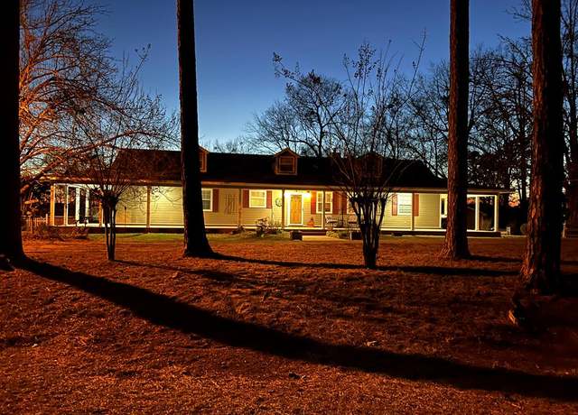 Property at 340 South Lakeview Dr, Abbeville, AL 36310, 2 beds, 2 baths