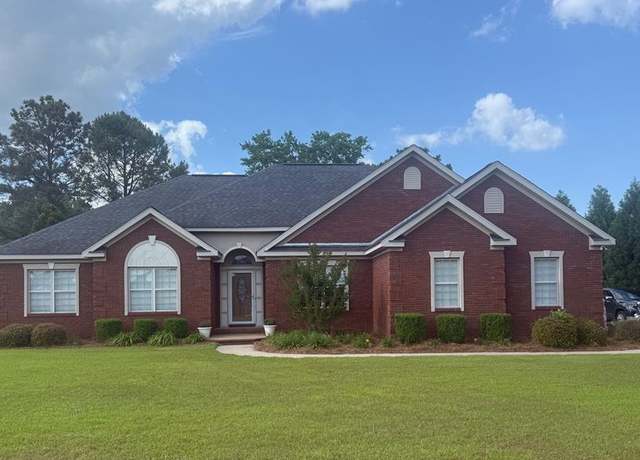 Property at 209 Pebble Beach Dr, Eufaula, AL 36027, 3 beds, 2.5 baths