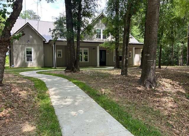 Property at 207 Choctaw Dr, Eufaula, AL 36027, 4 beds, 3.5 baths