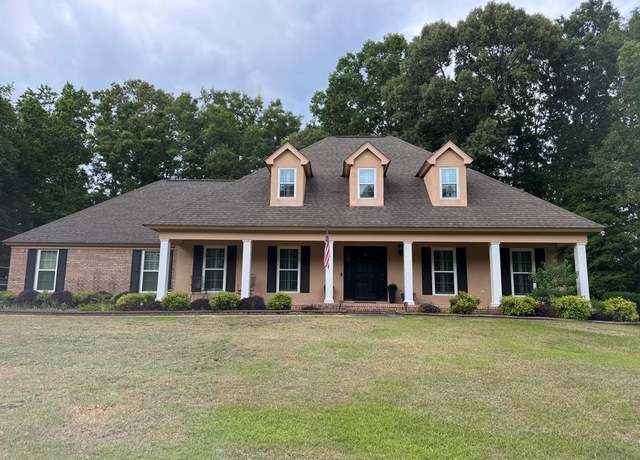 Property at 124 Collinswood Dr, Eufaula, AL 36027, 3 beds, 2.5 baths