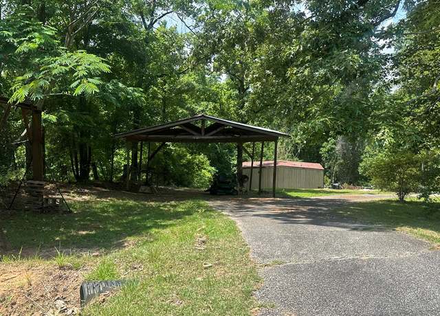 Property at 153 Lakeview Pl, Abbeville, AL 36310, 3 beds, 2 baths