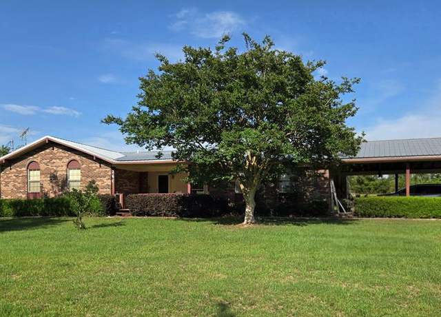 Property at 260 Hickory Grove Rd, Abbeville, AL 36310, 4 beds, 3 baths