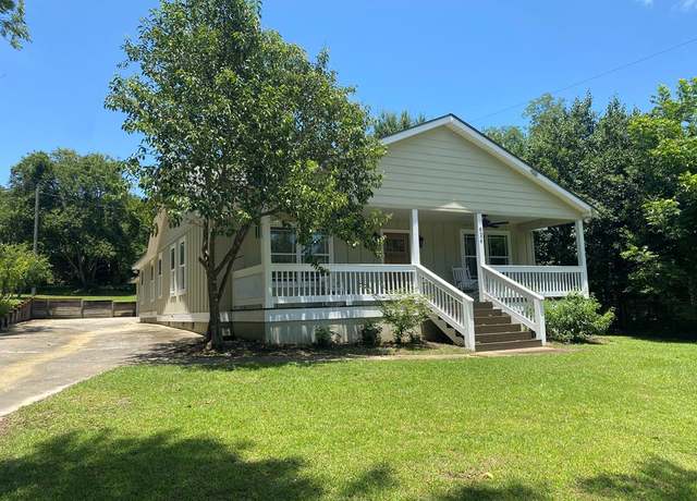 Property at 624 West Barbour St, Eufaula, AL 36027, 3 beds, 2 baths
