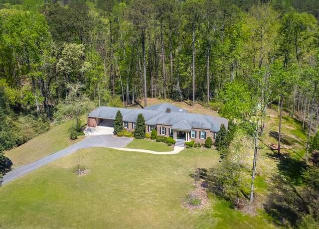Property at 950 Fox Ridge Rd, Eufaula, AL 36027, 4 beds, 3 baths