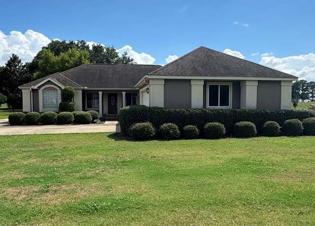 Property at 110 Canterbury Dr, Eufaula, AL 36027, 2 beds, 2 baths