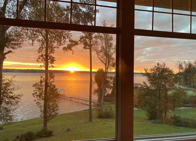 Property at 306 Pebble Beach Dr, Eufaula, AL 36027, 6 beds, 4 baths
