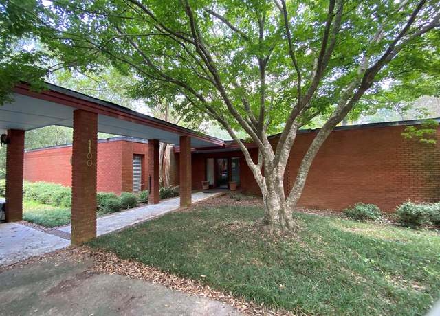 Property at 1100 Fox Ridge Rd, Eufaula, AL 36027, 3 beds, 2.5 baths