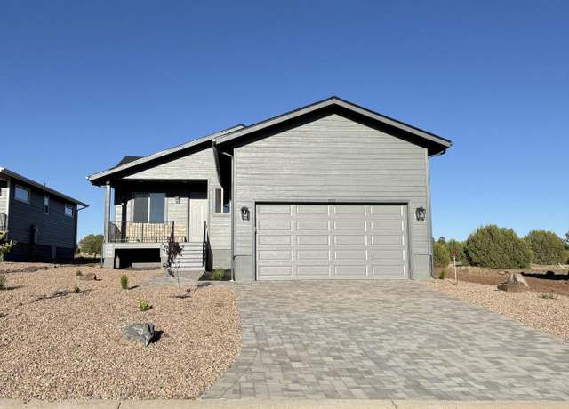 Property at 901 S Ridgeway Pl, Show Low, AZ 85901, 3 beds, 2 baths