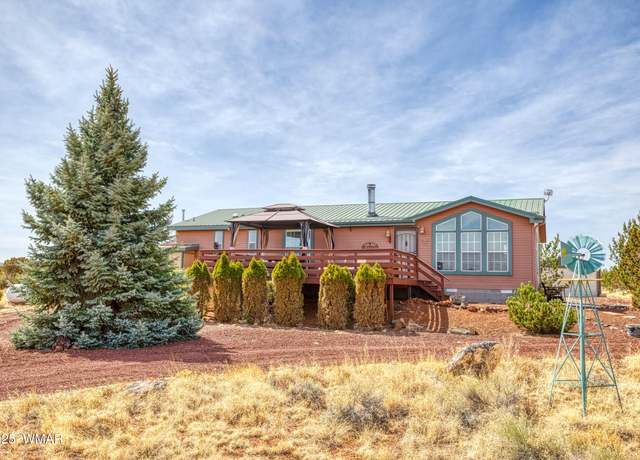 Property at 8487 Huggins Dr, Show Low, AZ 85901, 3 beds, 3 baths