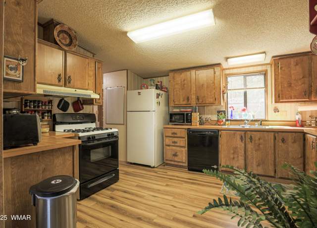 Property at 3267 Petes Retreat Rd, Lakeside, AZ 85929, 3 beds, 2 baths