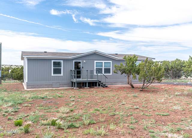Property at 137 Cinder Dr, Concho, AZ 85924, 3 beds, 2 baths
