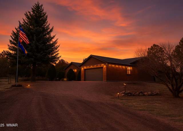 Property at 1092 Cedar Dr, Show Low, AZ 85901, 4 beds, 2 baths