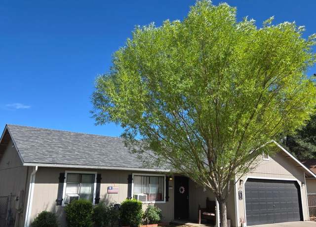 Property at 689 N 6Th Ave, Show Low, AZ 85901, 3 beds, 2 baths