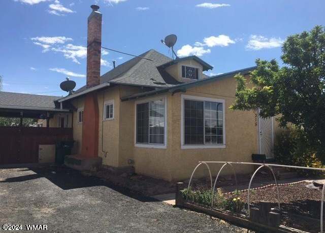 Property at 315 W Hopi Dr, Holbrook, AZ 86025, 3 beds, 1 bath