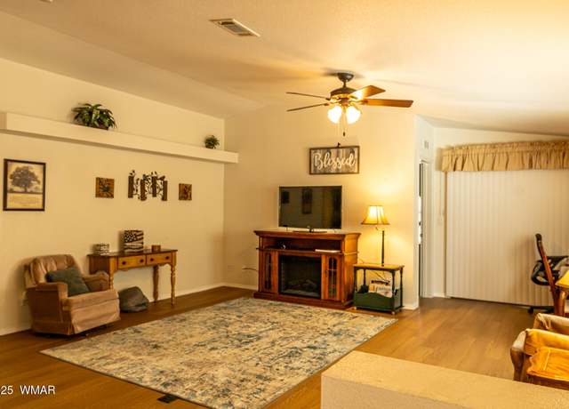 Property at 2340 W Hacienda Way, Show Low, AZ 85901, 3 beds, 2 baths