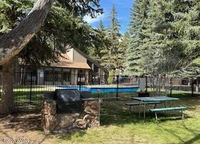 Property at 1460 S Adair Dr, Pinetop, AZ 85935, 3 beds, 2.5 baths