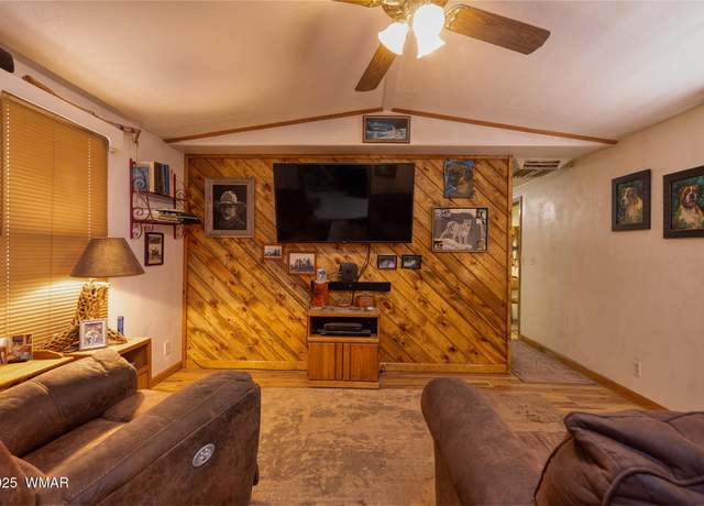 Property at 2185 Wildlife Trl, Overgaard, AZ 85933, 2 beds, 1 bath