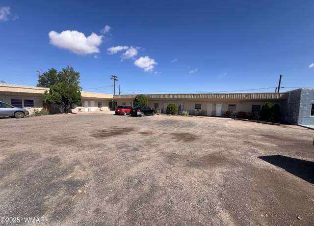 Property at 1008 W Hopi Dr, Holbrook, AZ 86025, 8 beds, 7 baths