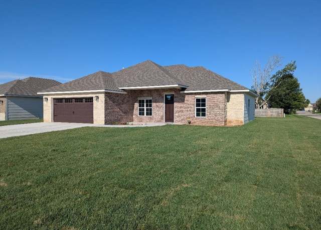 Property at 733 N Cedar Downs Ct, Wichita, KS 67235, 4 beds, 2 baths