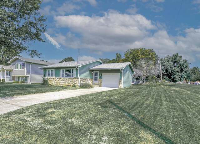 Property at 1922 Booth St, Winfield, KS 67156, 2 beds, 2 baths