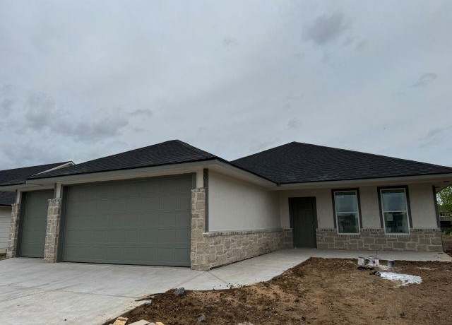 Property at 13011 E Equestrian, Wichita, KS 67230, 3 beds, 2 baths
