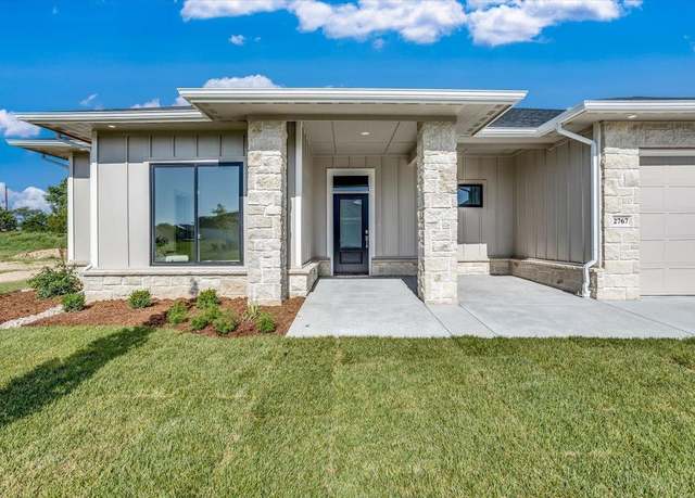 Property at 2767 N Curtis Ct, Wichita, KS 67205, 3 beds, 2 baths