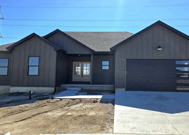 Property at 2540 Rosebud Ln, Salina, KS 67401, 5 beds, 3 baths