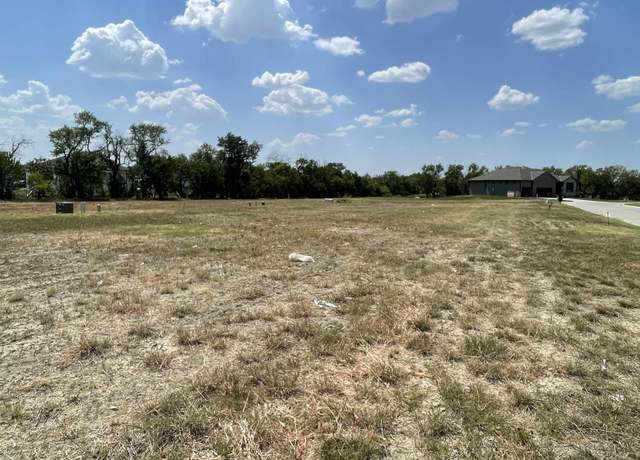 Property at 8385 E Summerside Pl, Bel Aire, KS 67226