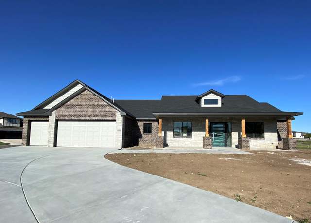 Property at 14030 E Willowgreen Ct, Wichita, KS 67230, 4 beds, 3.5 baths