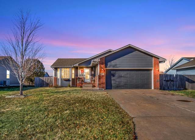 Property at 117 Sheffield Ct, Newton, KS 67114, 4 beds, 3 baths