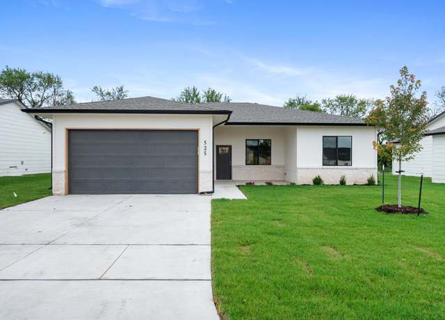Property at 525 E Elmwood St, Park City, KS 67147, 3 beds, 2 baths