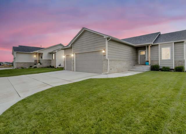 Property at 5428 N Saint Paul Ct, Wichita, KS 67204, 4 beds, 3 baths
