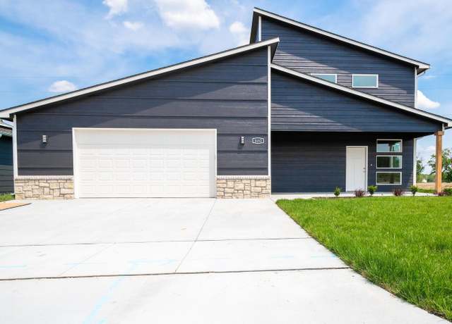 Property at 3152 E Highridge St, Park City, KS 67219, 3 beds, 2.5 baths