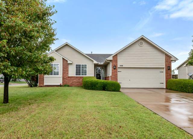 Property at 309 N Crest Cir, Wichita, KS 67206-2791, 5 beds, 3 baths