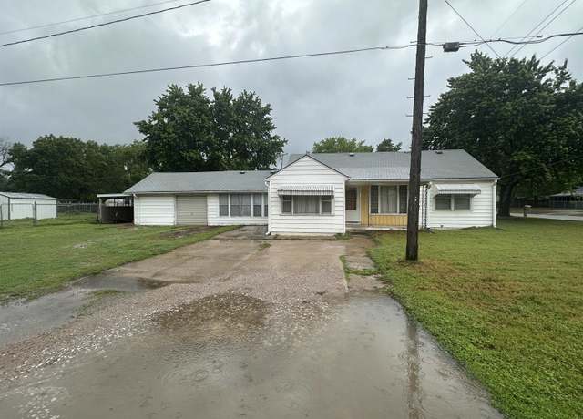 Property at 403 N Flora St, Wichita, KS 67212, 3 beds, 1.5 baths