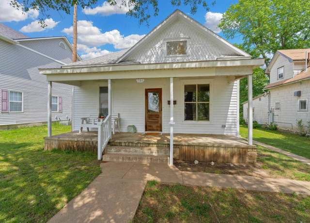 Property at 721 N F St, Wellington, KS 67152, 3 beds, 2 baths