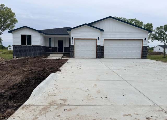 Property at 195 S Arbor Valley Way, Valley Center, KS 67147, 3 beds, 2 baths