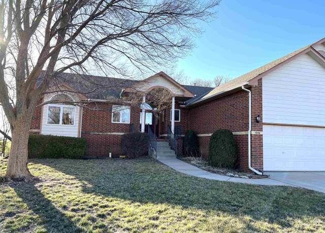 Property at 1016 Country Ln, Newton, KS 67114, 4 beds, 3 baths