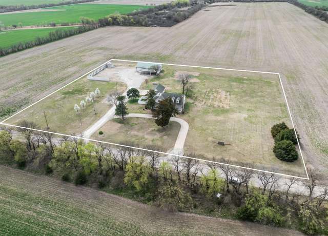 Property at 5645 172nd Rd, Winfield, KS 67156, 5 beds, 4 baths
