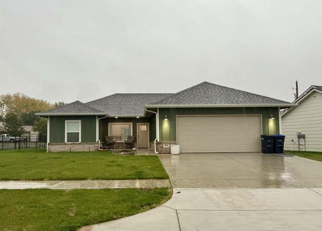 Property at 356 N Deer Run Ct, El Dorado, KS 67042, 3 beds, 2 baths