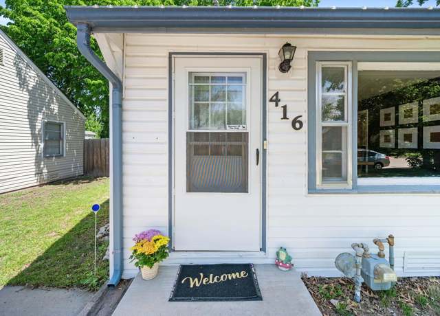Property at 416 N Custer St, Wichita, KS 67203-5339, 2 beds, 1 bath
