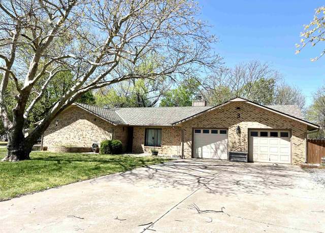 Property at 3 Lakewynds Dr, Arkansas City, KS 67005, 3 beds, 2 baths