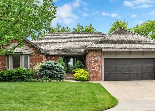 Property at 812 N Cypress Ct, Wichita, KS 67206, 4 beds, 3.5 baths