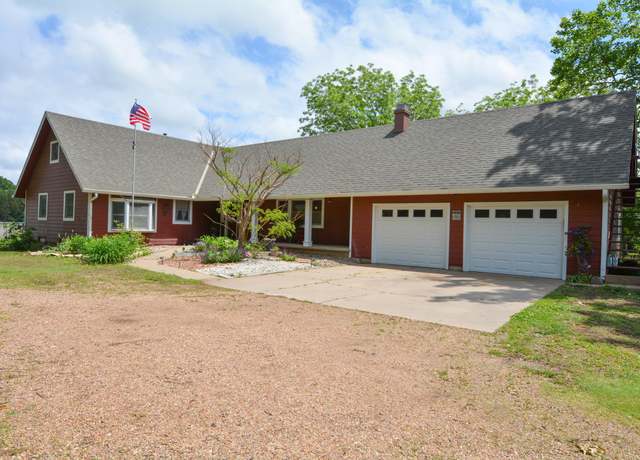 Property at 400 N Dean, Mount Hope, KS 67108, 4 beds, 3 baths