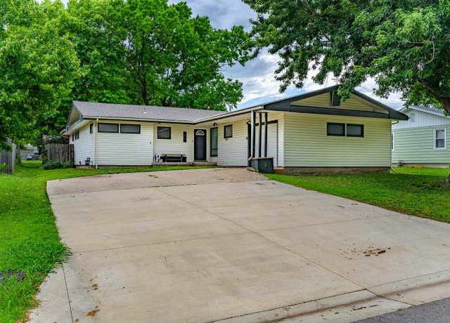 Property at 525 Marmaton Rd, El Dorado, KS 67042, 3 beds, 2 baths